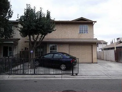 1386 Vine Cir photo 1
