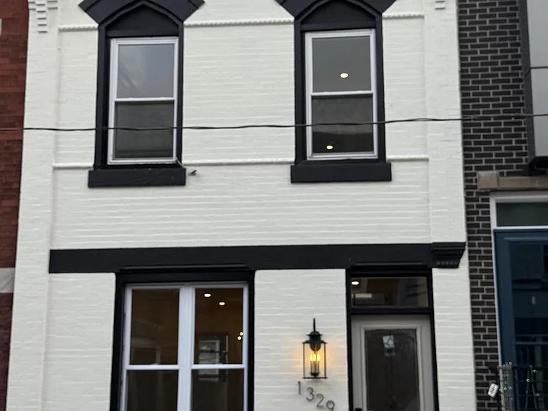 1329 N Dover St — Photo 1