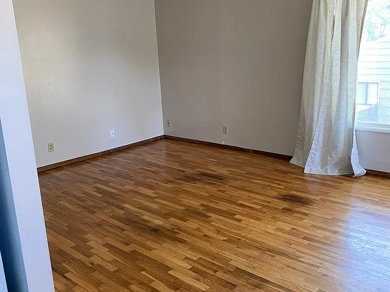 622 SW 5th St — Photo 3