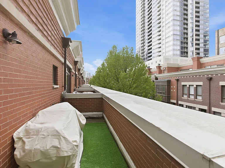 1323 S Indiana Pkwy #TOWNHOME — Photo 11