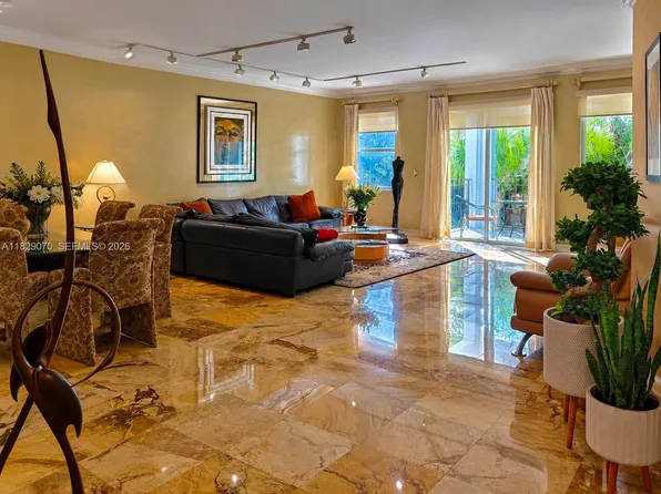 3700 Island Blvd #C203, Aventura, FL 33160