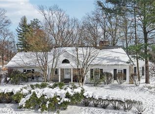 1546 Oakwood Dr, Cleveland Heights, OH 44121