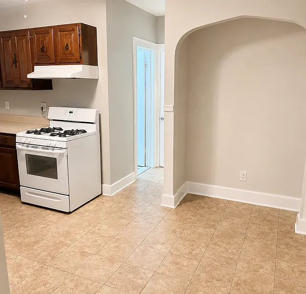40 Parkwood St #2 — Photo 2