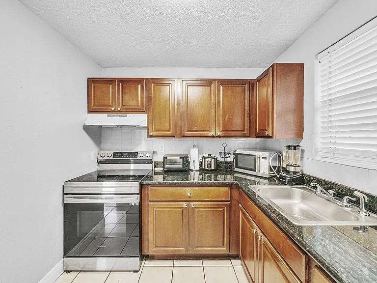 626 SW 14th Ave #205 — Photo 23