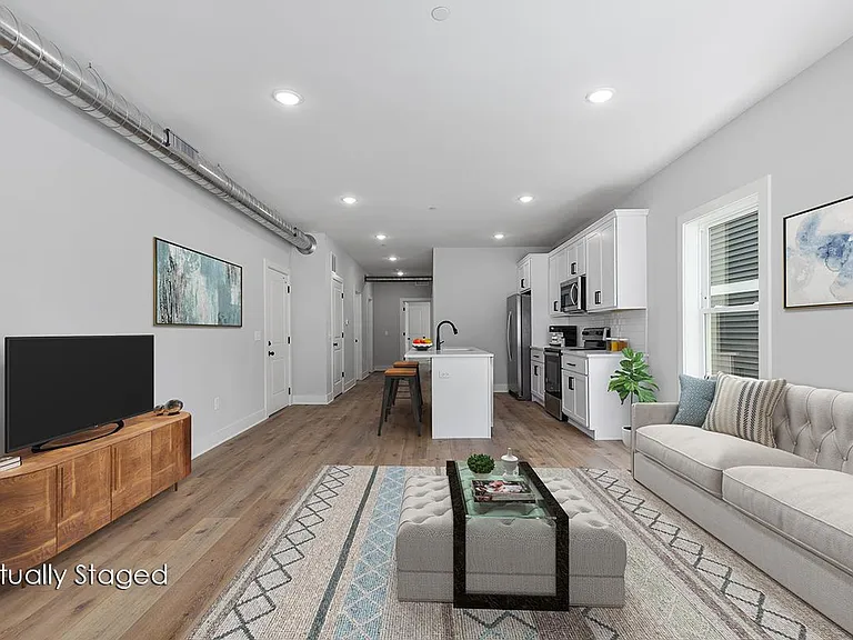 1004 Diamond Ave NE #1 — Photo 2