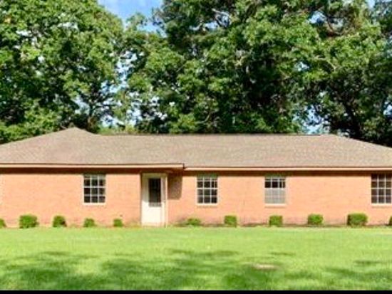 30 Lake Dr, Monroe, LA 71203