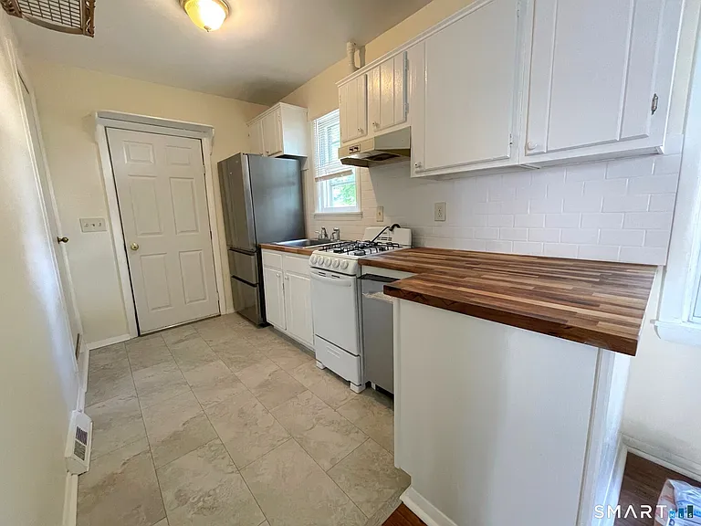 34 Cottage St #REAR — Photo 2