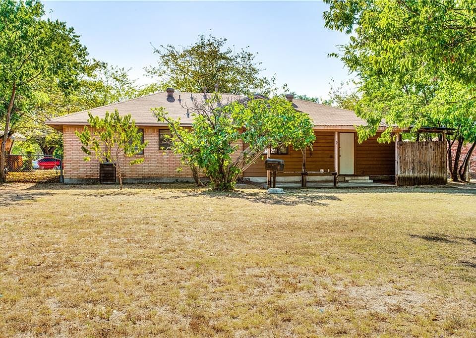 1st image of 303 Katherine Ct