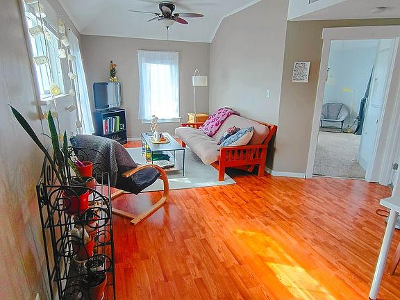 4th image of 501 8th St SE #2