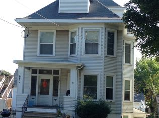 520 N Madison Street #1-4, Woodstock, IL 60098