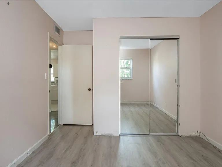 5186 NE 6th Ave #710 — Photo 24