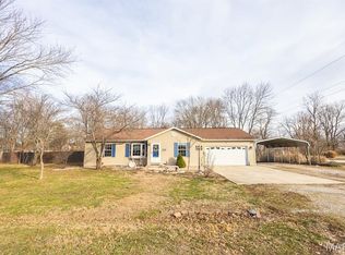 2219 S 5th St, Fayetteville, IL 62258