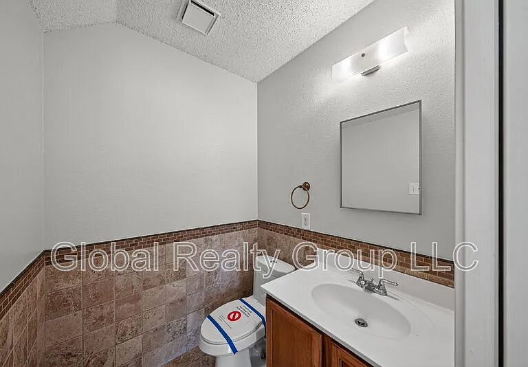 7702 Fairton Pl — Photo 22