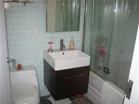 Sold by R New York | media 10