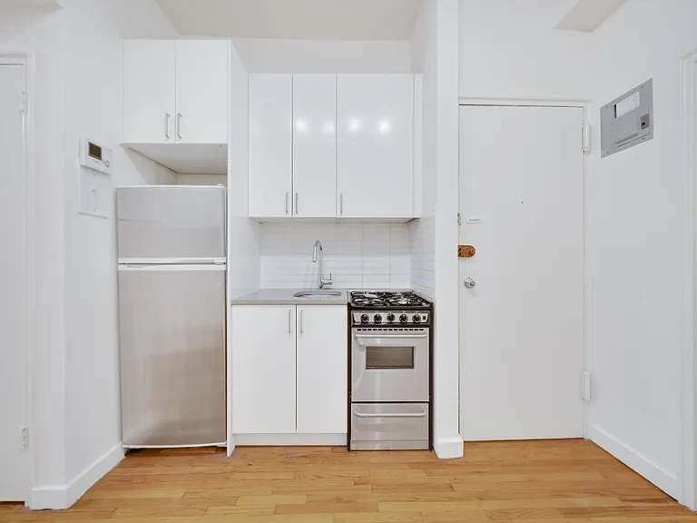 308 W 82nd St #3A — Photo 4