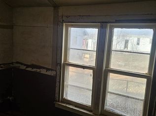 607 N 1st St, Sayre, OK 73662