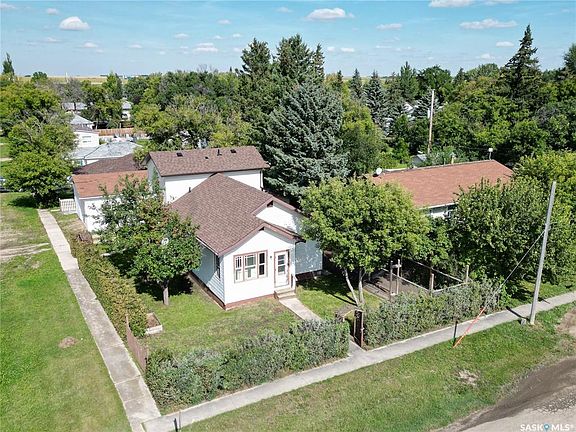 3rd image of 601 Butte AVENUE