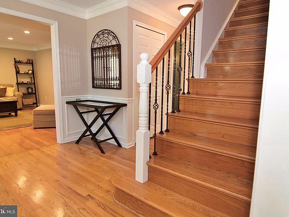5th image of 9673 S Run Oaks Dr