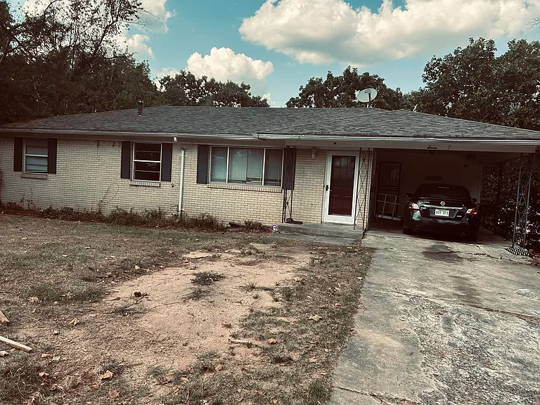Round Hill Rd — Photo 8