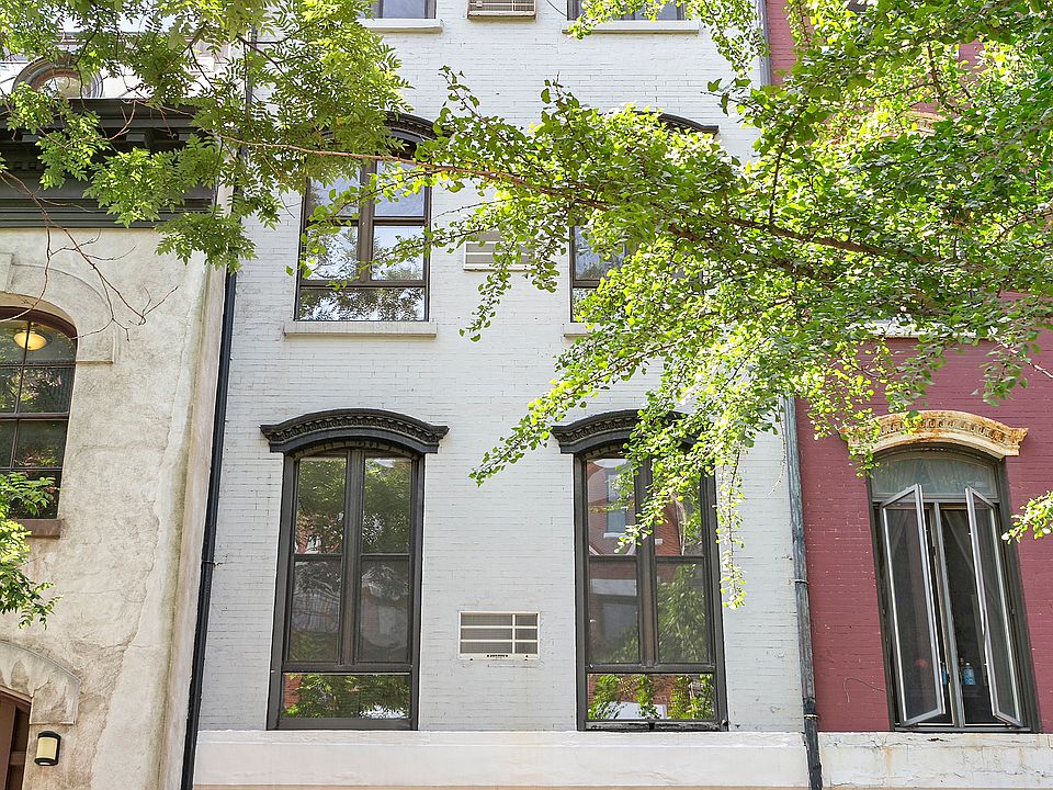 1st image of 230 E 11th St #2