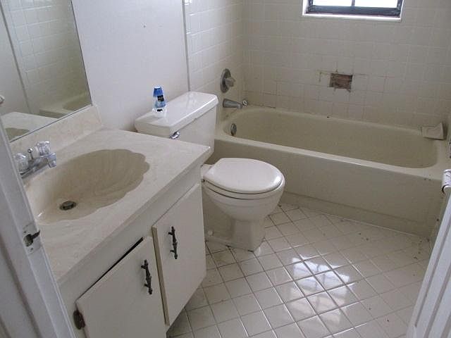 1st image of 4219 Oak Terrace Dr