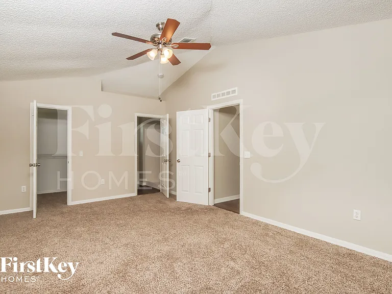 1198 Venus St SE — Photo 8