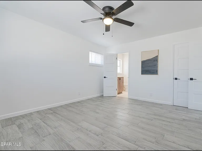 8617 Darlina Dr — Photo 22