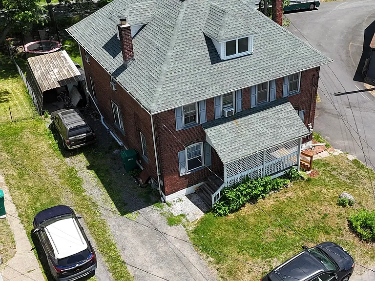 12 Foundry St — Photo 2