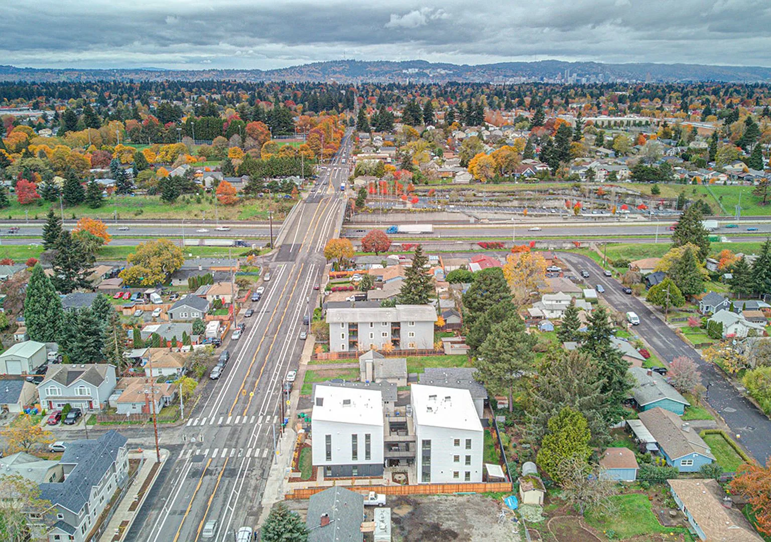 New Modern luxury living on the eastside — Photo 4