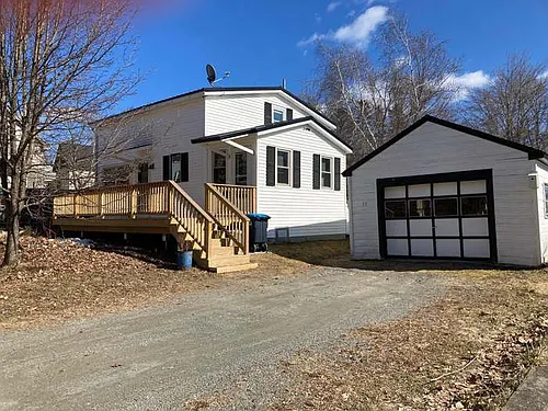 11 Heald St Photo 1