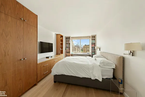 Rented by Brown Harris Stevens | media 4