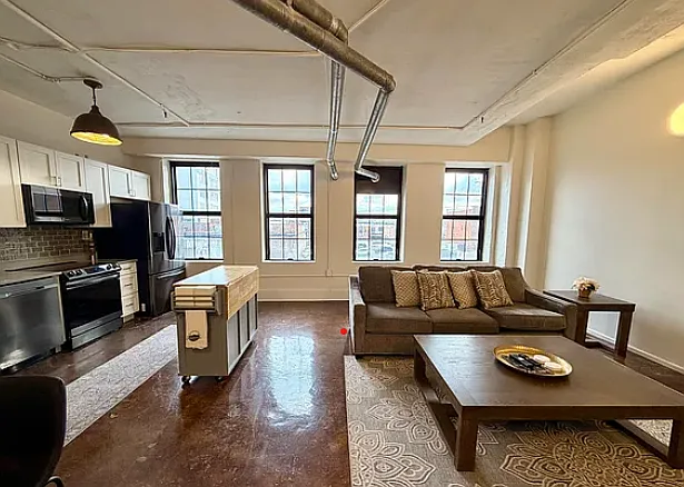 2 bed, 990 sqft, $2,350 — Photo 2