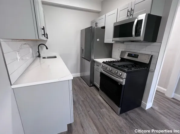 624 E 6th St #1, Boston, MA 02127