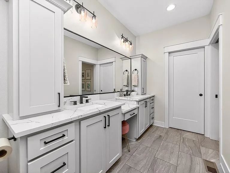 14301 Sheridan Ave — Photo 7