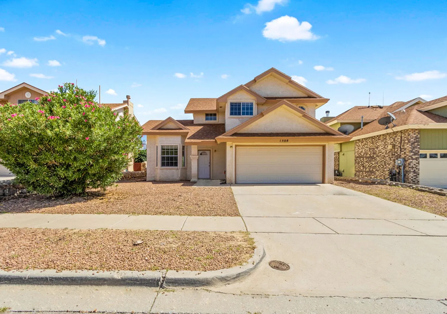 Spacious Bright West Side Franklin Area Home for Rent — Photo 1