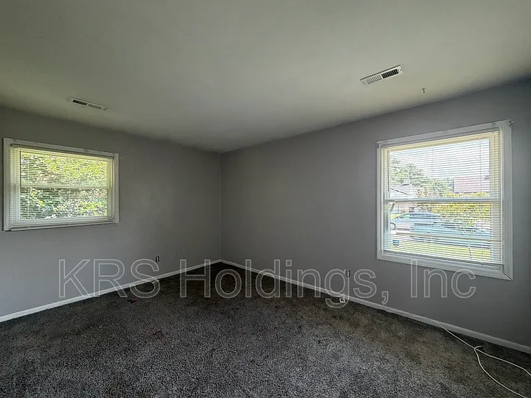 4508 Regent Dr — Photo 7