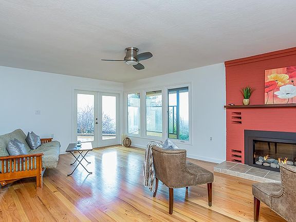 3rd image of 230 El Sereno Dr