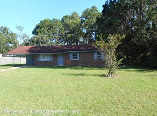 906 E Highland Ave, Geneva, AL 36340