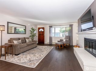 14836 SE 16th St APT 10, Bellevue, WA 98007