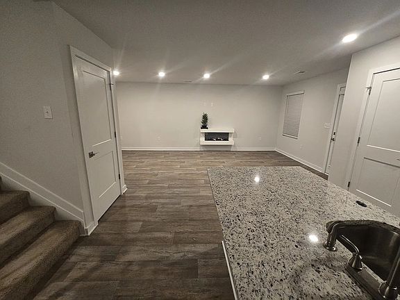 3rd image of 3282 Stonewall Ln