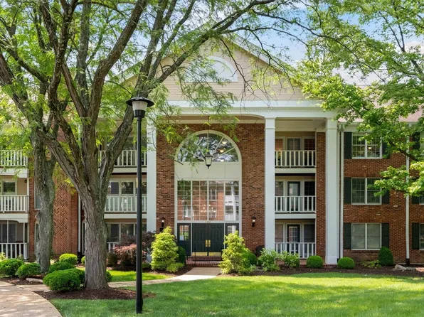 200 Ambridge Ct APT 303, Chesterfield, MO 63017
