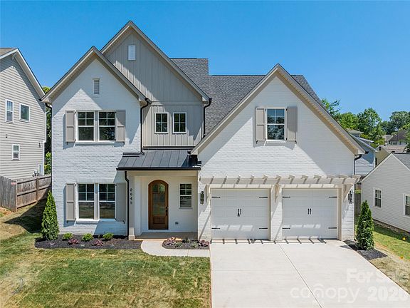 2nd image of 2648 Roslyn Ave