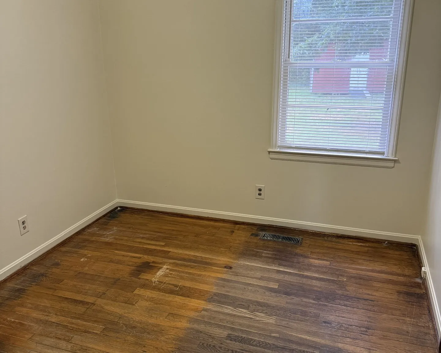 2 bed, $1,000 — Photo 4