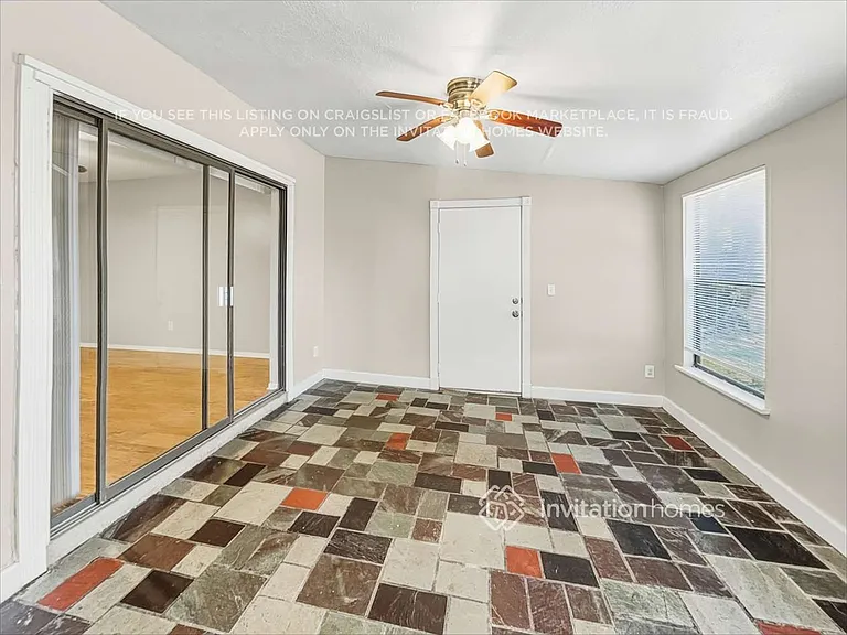 951 Waverly Dr — Photo 16