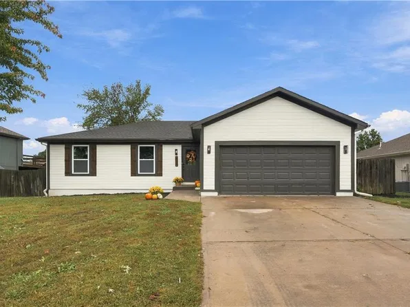106 Trinity Cir, Harrisonville, MO 64701