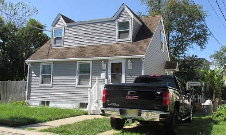 2nd image of 25 Dickinson Ave