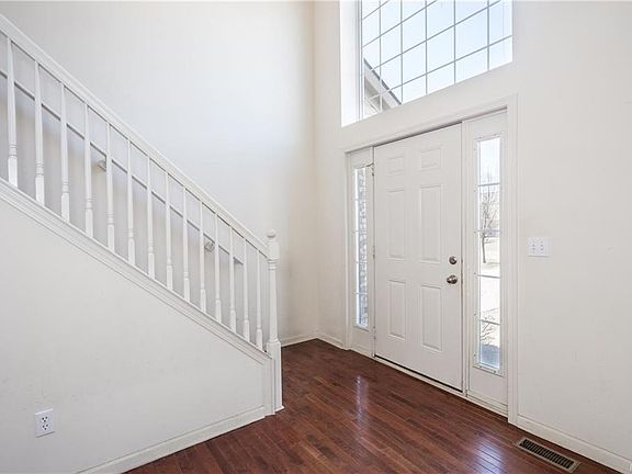 4th image of 15877 Aspen Dr #8