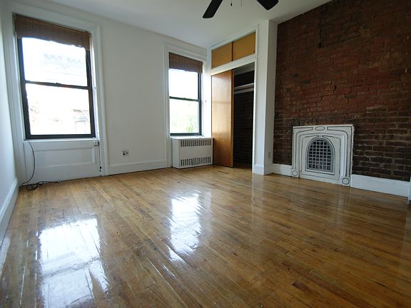 5th image of 416 E 9th St APT 18