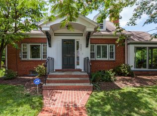 9302 Kentstone Dr, Bethesda, MD 20817