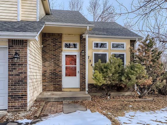 3rd image of 724 Buchanan Ln